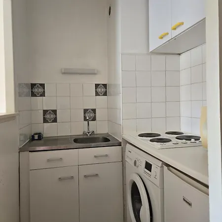 Grand Lumineux Avec Balcon Et Parking Prive Apartamento