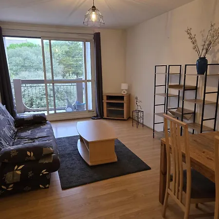 Apartamento Grand Lumineux Avec Balcon Et Parking Prive Nîmes